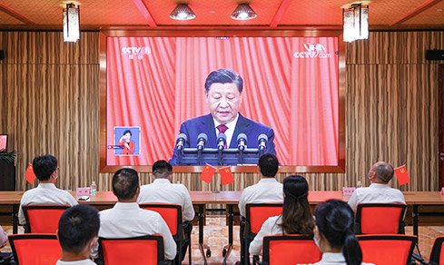 “勠力同心，， 勇毅前行”  <br>全体党员集中收看二十大开幕盛况
